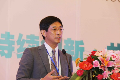 英特爾中國(guó)區(qū)總經(jīng)理黃節(jié)：不斷遵循摩爾定律