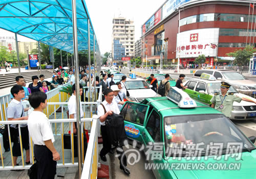 火車站站前廣場的士專用道投用　營運秩序大改觀