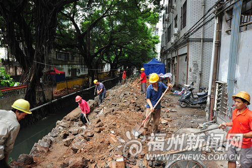 安泰河?xùn)|段駁岸全部修復(fù)　跨河平板橋?qū)⒏某晒皹?/></p>

<p align=