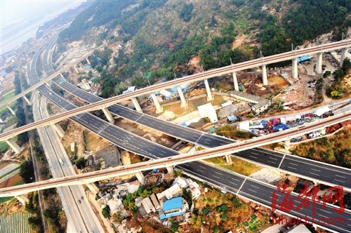 榕地鐵高鐵高速路跨越發(fā)展　交通跨入立體化時代