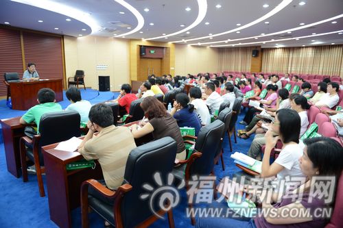 高招報(bào)志愿講座:選?？?#8220;結(jié)構(gòu)” 專(zhuān)業(yè)看“特色”
