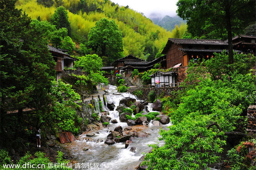 Zhangye, a wonderful place to escape summer heat