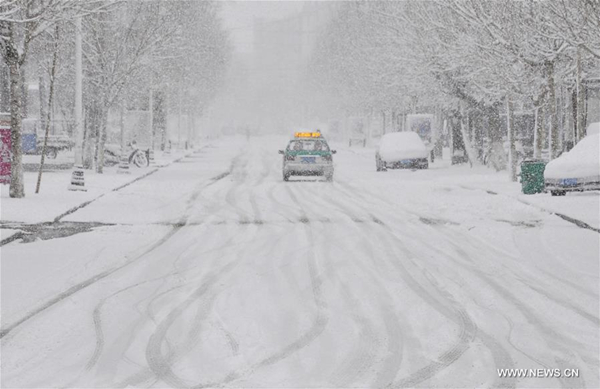Snowfall hits Hulun Buir City, North China's Inner Mongolia
