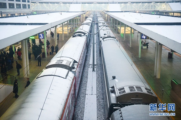 Post-holiday rush at train stations