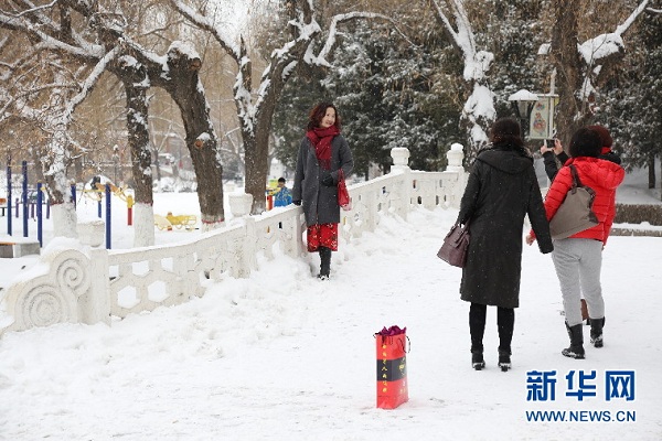 Snow provides entertainment in Hohhot