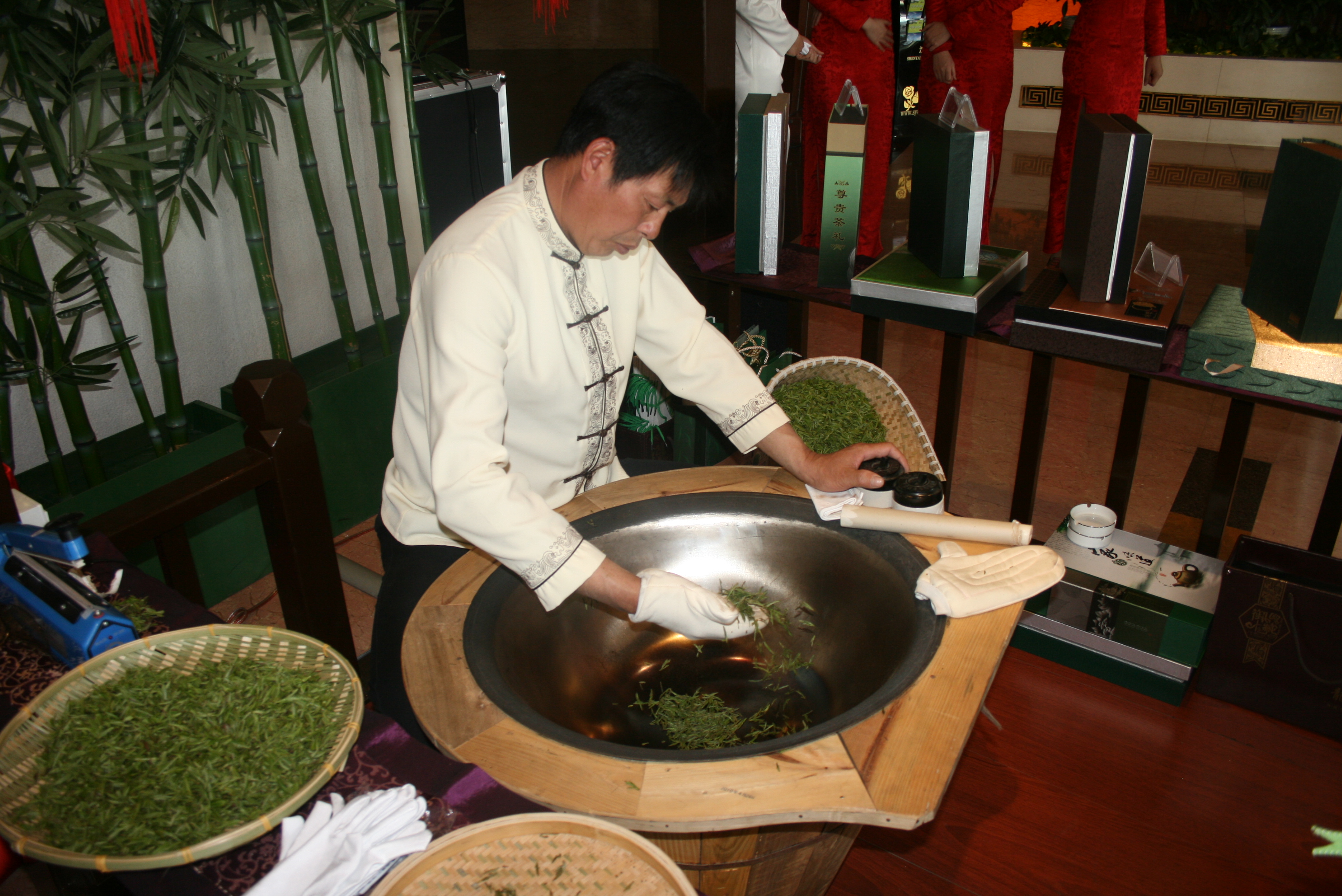 沈陽(yáng)凱賓斯基飯店現(xiàn)場(chǎng)炒茶節(jié)開幕