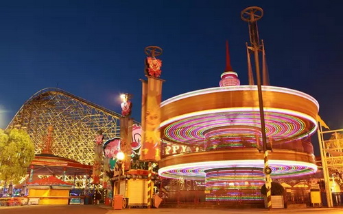 Thrill n' chill in Happy Valley at summer nights