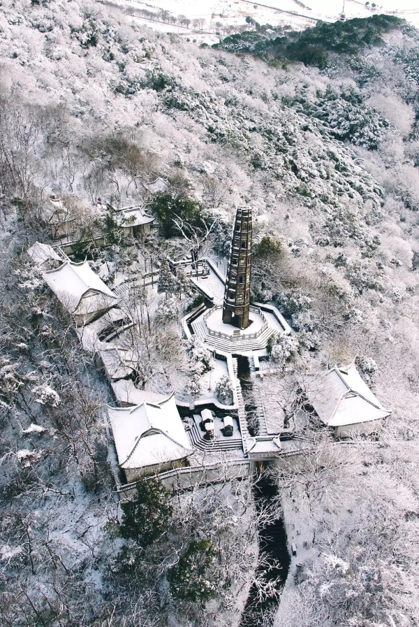 Savor snowy fairyland in Sheshan