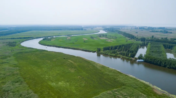 Escape the summer heat at Dongping Lake