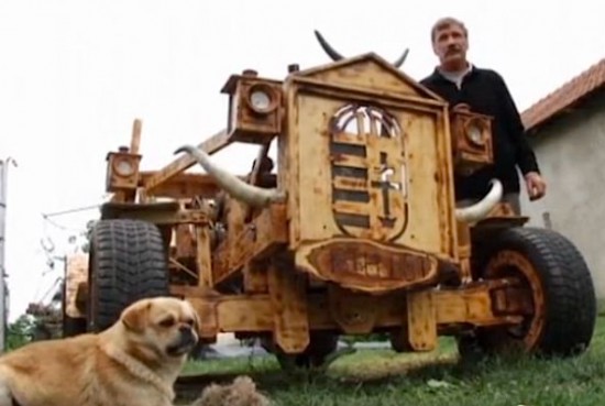 Man builds car out of wood<BR>匈牙利老農(nóng)造純木汽車(chē)
