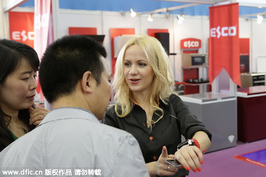 Why foreigners come to China