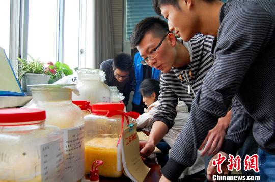 四川成立釀酒產(chǎn)學(xué)研聯(lián)盟18家酒企成實習(xí)基地