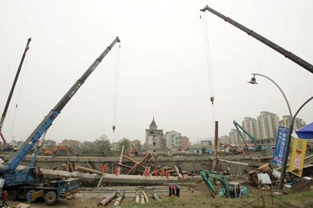 Death rises to 7 in Hangzhou subway tunnel collapse