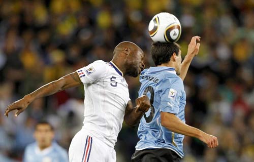Ten-man Uruguay held 0-0 with France in World Cup