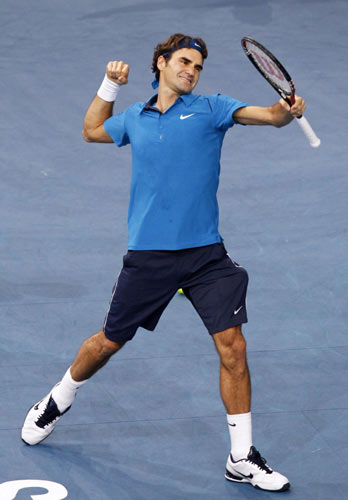 A resurgent Roger Federer swept past local favourite Jo-Wilfried Tsonga 6-1 7-6 to clinch his maiden Paris Masters title on Sunday and send a deafening warning to his rivals ahead of the ATP World Tour finals. Resurgent Federer wins maiden Paris Masters title