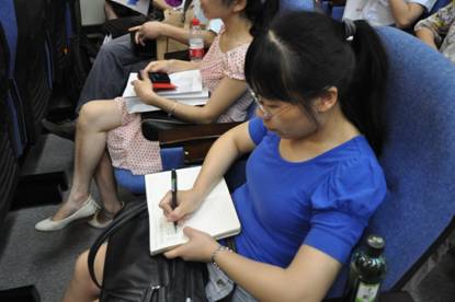 依托互聯(lián)網(wǎng)營銷實驗室 培養(yǎng)復合型實用人才