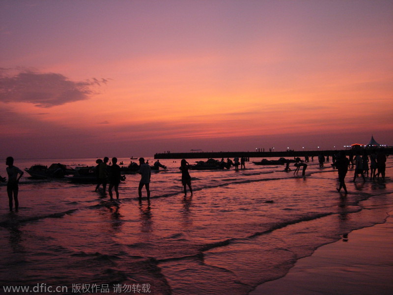 Top 10 spots where you can watch the moon by the sea