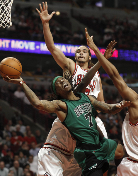 NBA：公牛血戰(zhàn)過關(guān) 綠衫軍客場(chǎng)失利排名第四