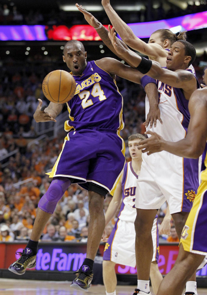 NBA：替補(bǔ)發(fā)威貢獻(xiàn)54分 太陽(yáng)勝湖人扳成2:2