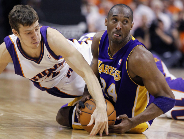 NBA：替補(bǔ)發(fā)威貢獻(xiàn)54分 太陽勝湖人扳成2:2