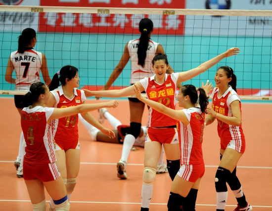 女排精英賽：中國隊(duì)3:0完勝多米尼加