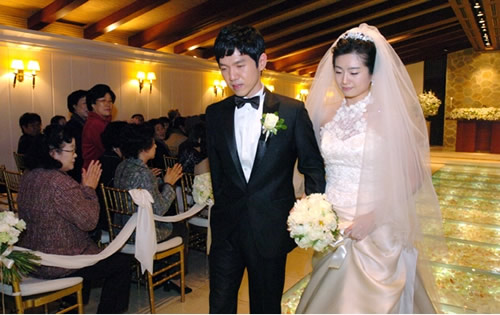 李昌鎬婚禮形式簡單 向父母行禮石佛落淚