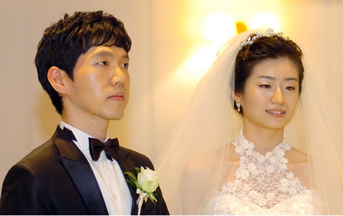 李昌鎬婚禮形式簡單 向父母行禮石佛落淚