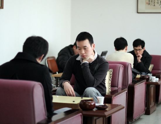 招商地產(chǎn)杯李昌鎬遭淘汰 孔杰古力領銜