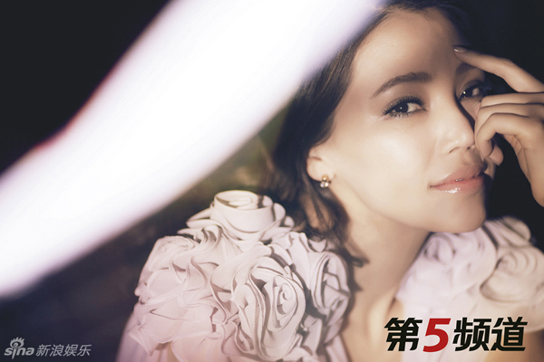 陳金與女星拍攝時(shí)尚寫(xiě)真