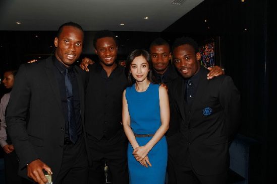 李冰冰出席切爾西晚宴 與魔獸相談甚歡