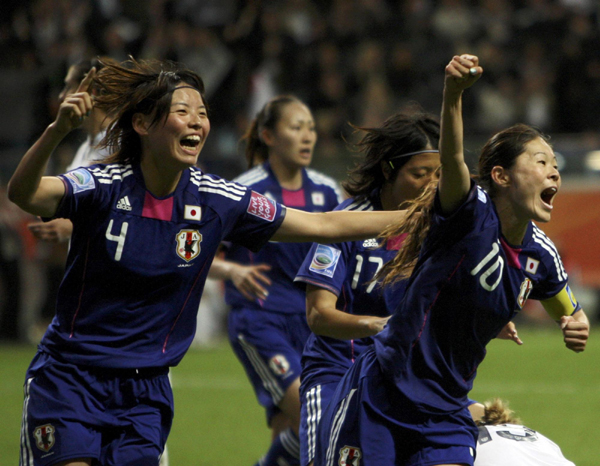 女足世界杯：兩度頑強(qiáng)扳平 日本點(diǎn)球5:3美國(guó)首次奪冠