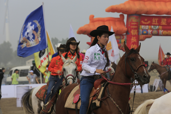 2012首站馬術(shù)繞桶巡回賽在康西草原精彩開賽