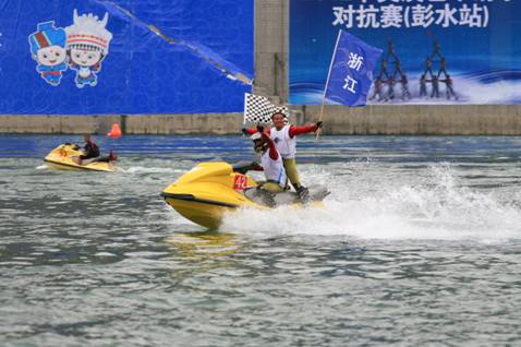 賽事捷報頻傳 中國摩托艇聯(lián)賽彭水大獎賽精彩不斷