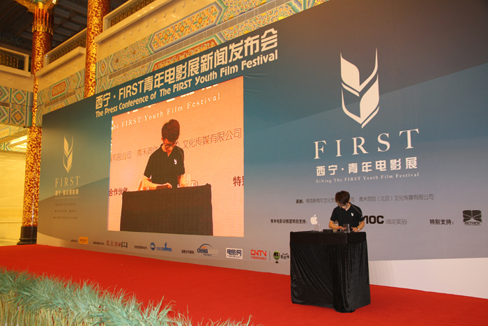 西寧•FIRST青年電影展啟動(dòng) 李楊導(dǎo)演獲現(xiàn)場大學(xué)生喝彩