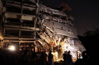 Bomb at Pakistan hotel kills at least 11
