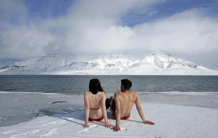 CO2 curve ticks upward as key climate talks loom