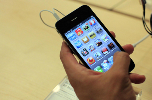 Apple to hold iPhone press conference Friday