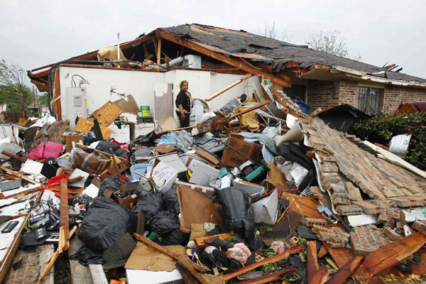 Tornado sweeps through Texas