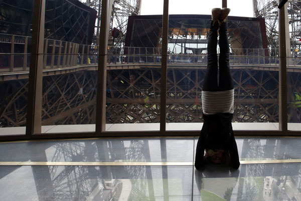 Scary selfies at new Eiffel Tower attraction