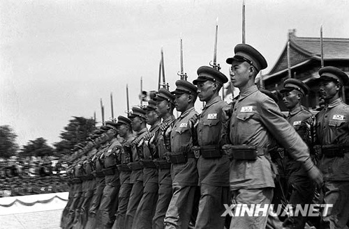 1950年：第一個(gè)國慶閱兵