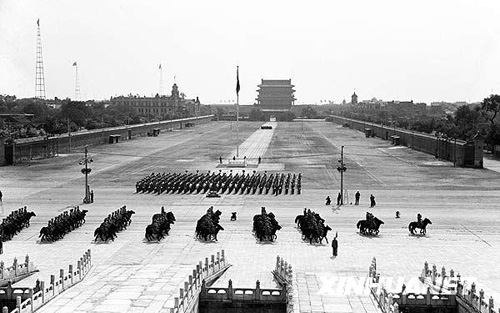 1950年：第一個(gè)國(guó)慶閱兵