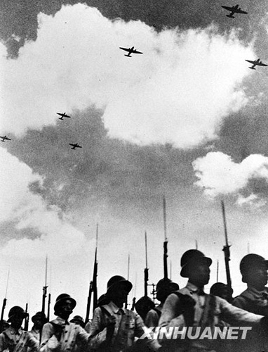1949年開國(guó)大典上的空中裝備[組圖]
