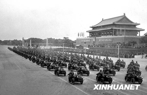 1954年：裝備“蘇式”武器