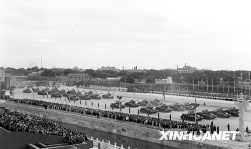 1955年：實(shí)行軍銜制 換裝大閱兵