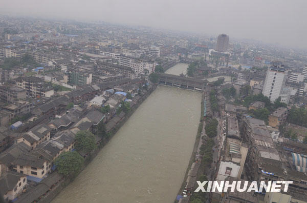 汶川地震一周年：空中看災(zāi)區(qū)重建[組圖]