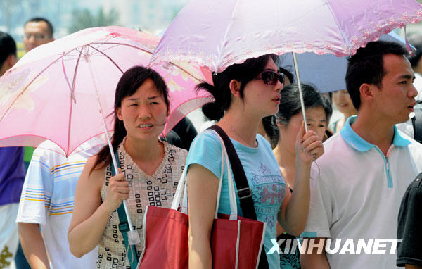 熱浪席卷全國(guó)17省市 多地區(qū)高溫超40℃(圖)