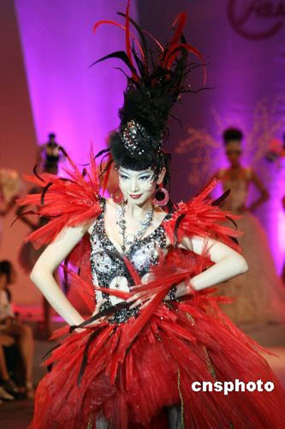 2010中國(guó)發(fā)型化妝潮流趨勢(shì)在京發(fā)布[組圖]