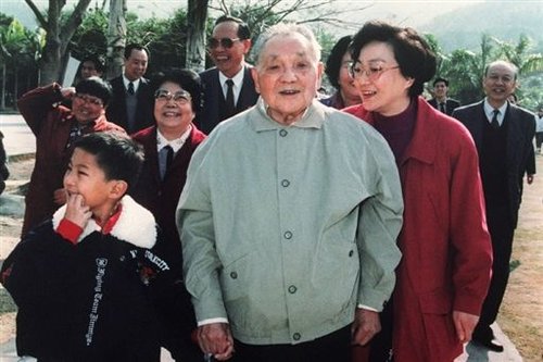 家人眼里的卓琳：她是愛、奉獻(xiàn)和幸福的源泉(組圖)