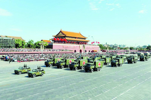 國慶大閱兵 東風(fēng)壯軍威[圖]