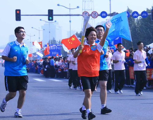全運會火炬?zhèn)鬟f結(jié)束 主火炬16日晚點燃[圖]